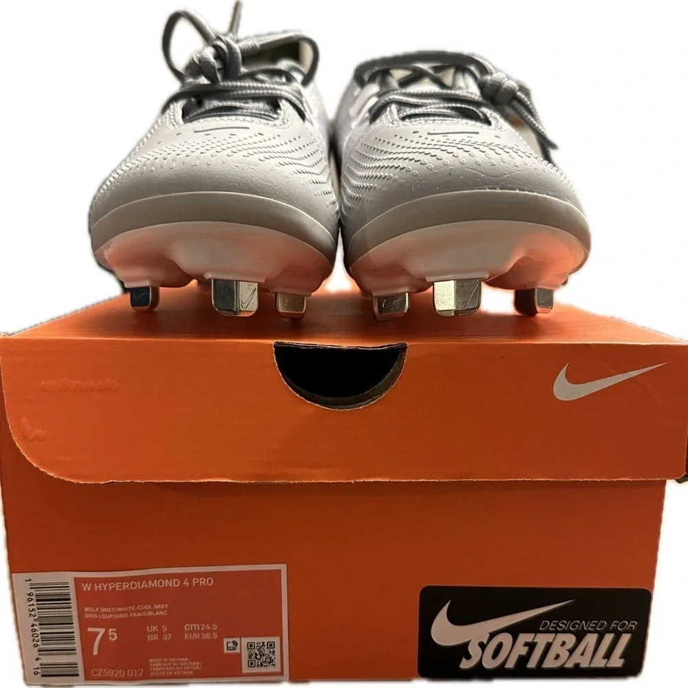 Nike HyperDiamond 4 Pro Softball Gray Tan Cleats Sizes 7.5